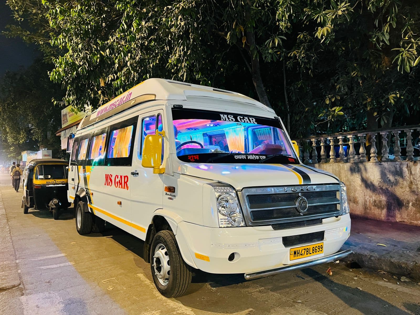 26 SEATER TRAVELLER