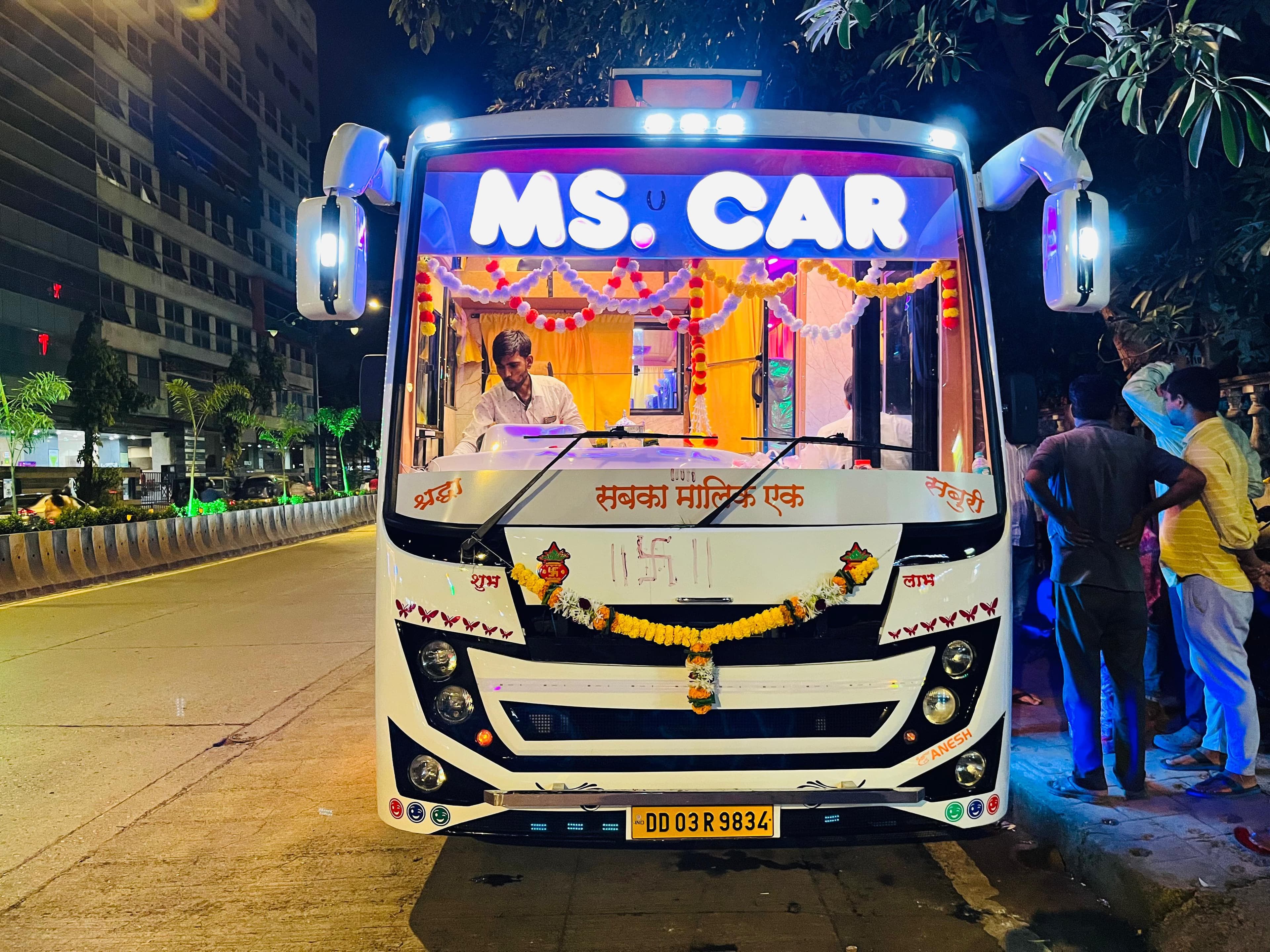 MINI BUS 35 SEATER